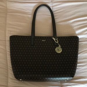 DKNY tote